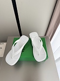 Sampieri Thong in  Alabaster