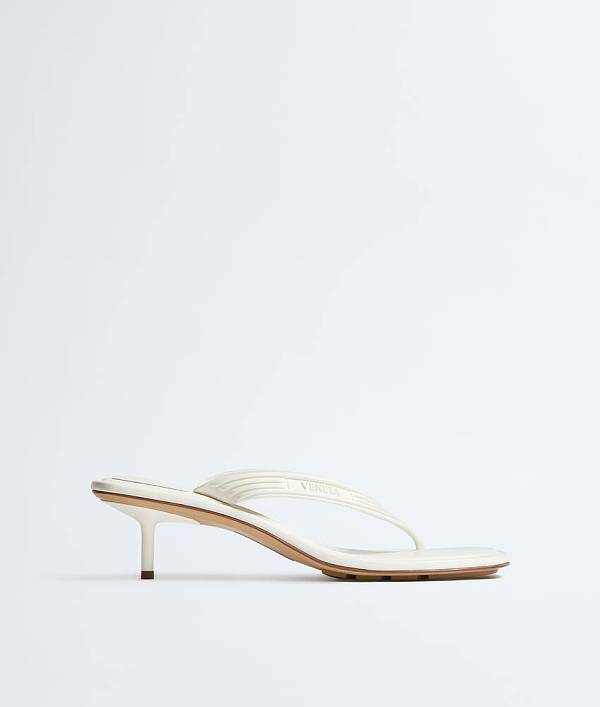 Sampieri Thong in  Alabaster