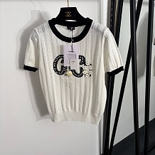 Gucci  3D Camellia & Pearl Embellished Short Sleeve Tee