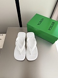 Sampieri Thong in  Alabaster