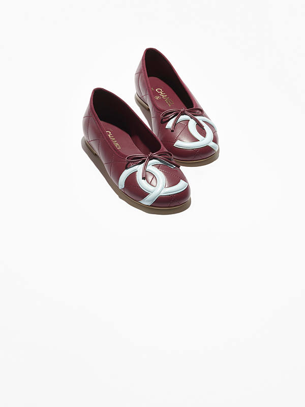 Chanel Ballet Flats in Burgundy(The CHANEL Coco Beach 2026 collection Look 27)