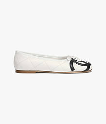 Chanel Ballet Flats in White & Black (The CHANEL Coco Beach 2026 collection Look 25)