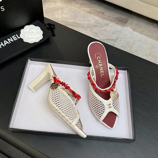 Chanel Leather Mules in White(The CHANEL Coco Beach 2026 collection Look 18)