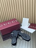 Women's thong sandal with Interlocking G black patent leather