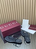 Women's thong sandal with Interlocking G black patent leather
