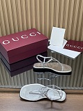 Women's thong sandal with Interlocking G metallic silver leather