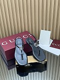 Women's thong sandal with Interlocking G black patent leather