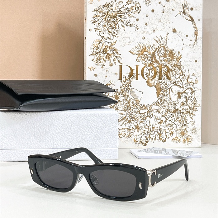 Black Rectangular Sunglasses