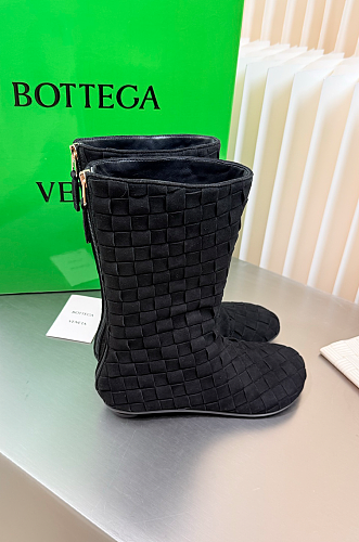 Atomic Intrecciato Leather Ankle Boots Velvet Black