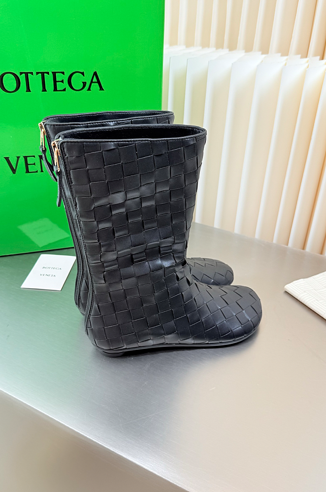 Atomic Intrecciato Leather Ankle Boots Black