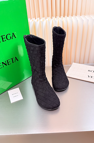 Atomic Intrecciato Leather Ankle Boots Velvet Black