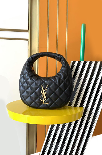 ICARINO in Quilted Nappa