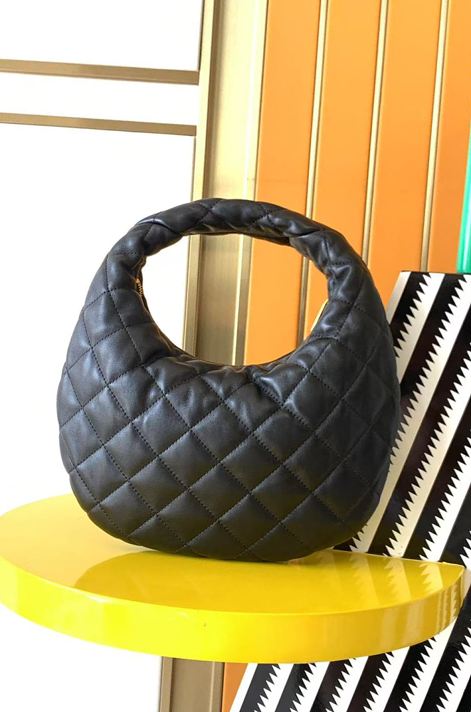 ICARINO in Quilted Nappa