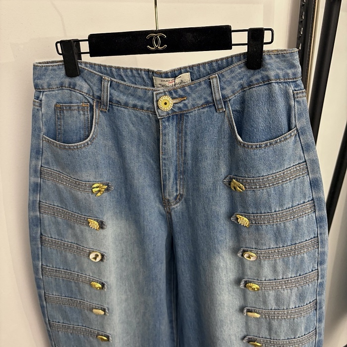 Buttons-Detailed Baggy Jeans Denim Jeans