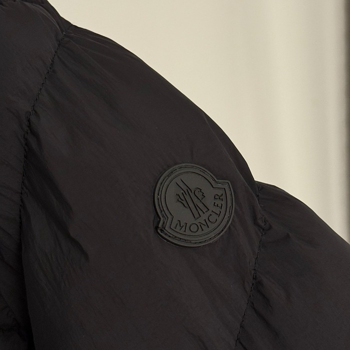 Moncler Grignan Diagonal-Quilted Short Down Jacket