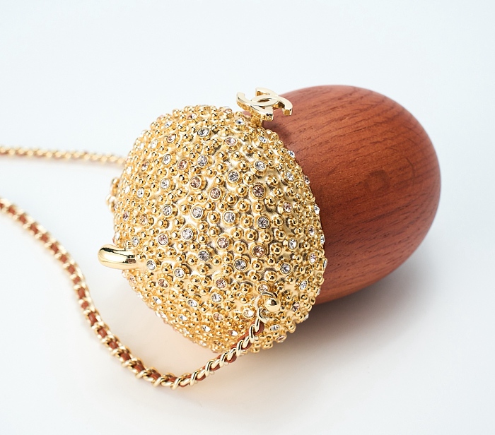 Acorn Minaudiere