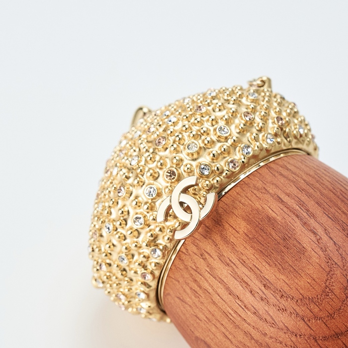 Acorn Minaudiere