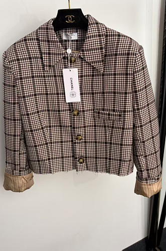 Chanel Houndstooth Patterned Cropped Jacket