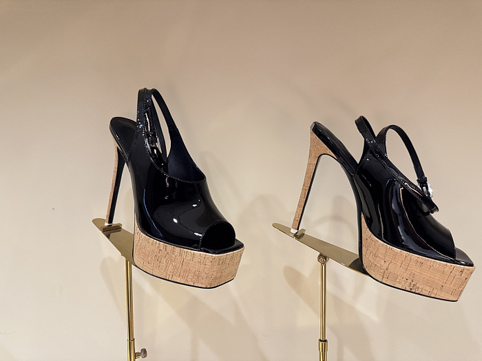 ''Ornella'' Black and Beige Sandal