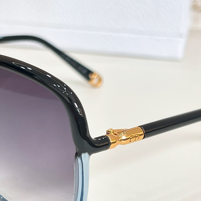 Dior Twincolors S1F Shiny Burgundy and Transparent Pink Square Sunglasses