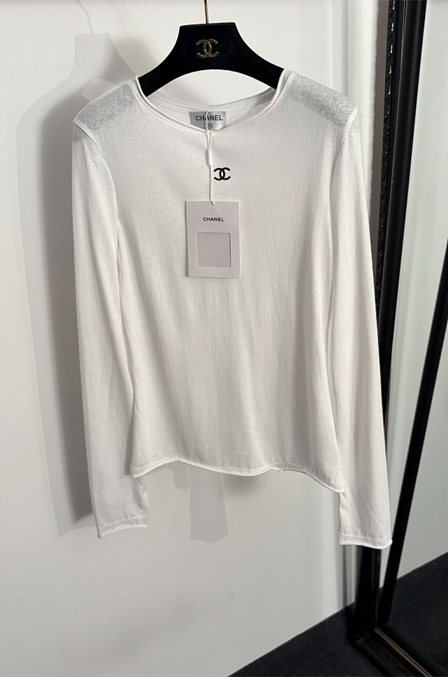 Fitted Long Sleeve Base Layer Tee