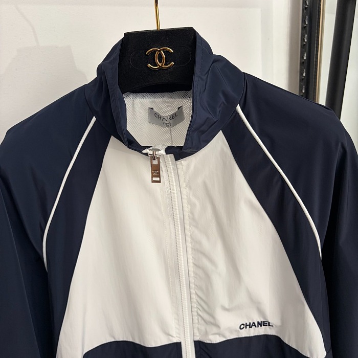 Colorblock Letter Embroidered Mesh Lined Nylon Windbreaker Jacket