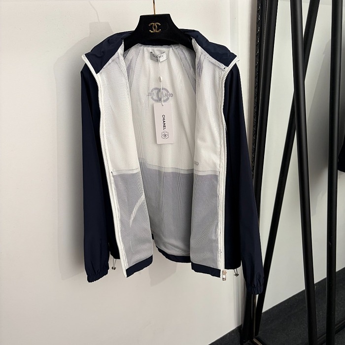 Colorblock Letter Embroidered Mesh Lined Nylon Windbreaker Jacket