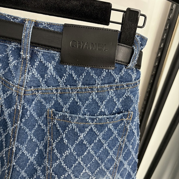 Chain Decorated Flap Pocket Raw Hem Jacquard Argyle Denim Pants