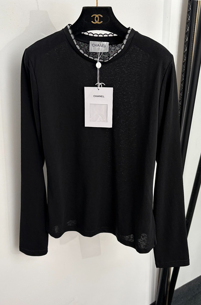 Ruffle Trim Embroidered Letter Graphic Long Sleeve Ribbed Tee black