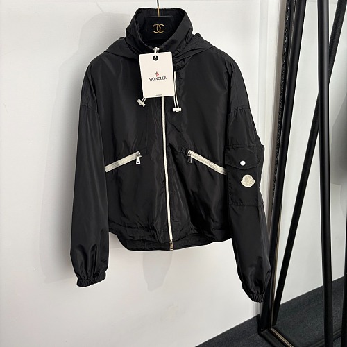 Drawstring Hooded Zipper Pocket Nylon Windbreaker Jacket