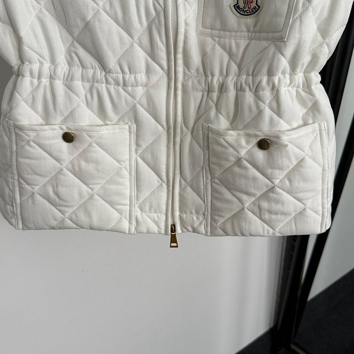 Embroidered Patch Pocket Diamond Quilted Linen Cinch Waist Puffer Vest