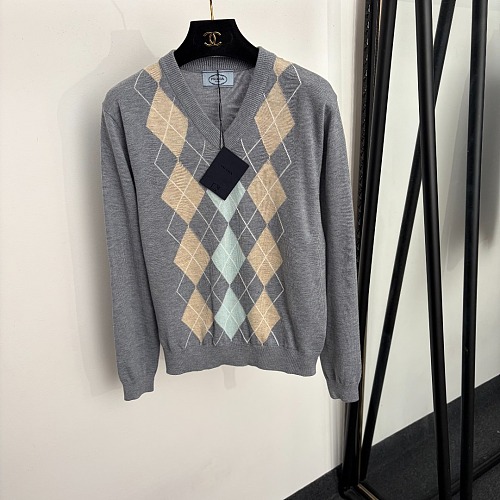 Contrast Argyle Pattern V-Neck Long Sleeve Knit Pullover Top