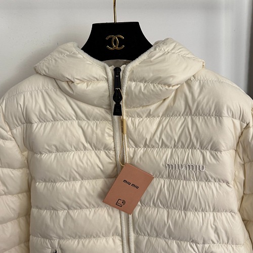 Embroidered Letter Lightweight Hooded Puffer Jacket