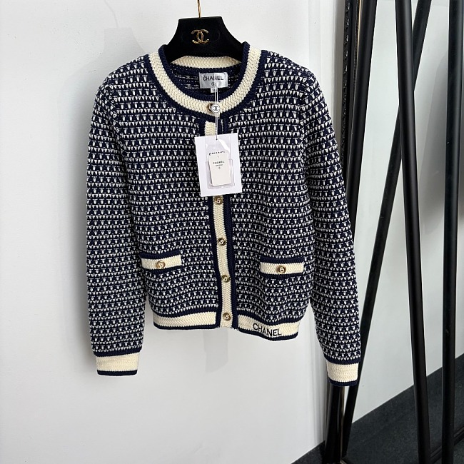Striped Number 5 Metal Buckle Long Sleeve Knit Cardigan