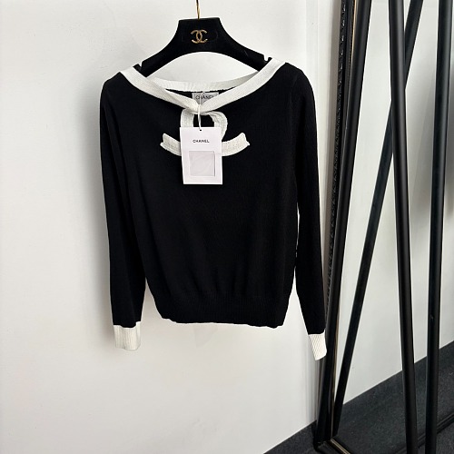 Contrast Trim Off Shoulder Knit Top