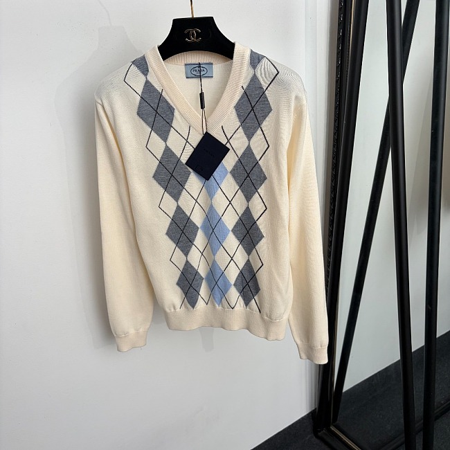 Contrast Argyle Pattern V Neck Long Sleeve Knit Sweater