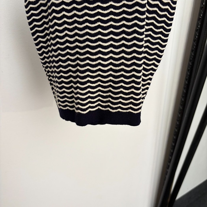 Wavy Striped Built In Bra Knit Cami Top