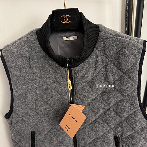 Quilted Letter Embroidered Fleece Puffer Vest Outerwear
