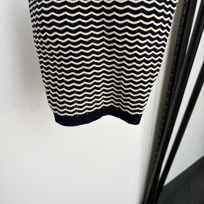 Wavy Striped Built In Bra Knit Cami Top