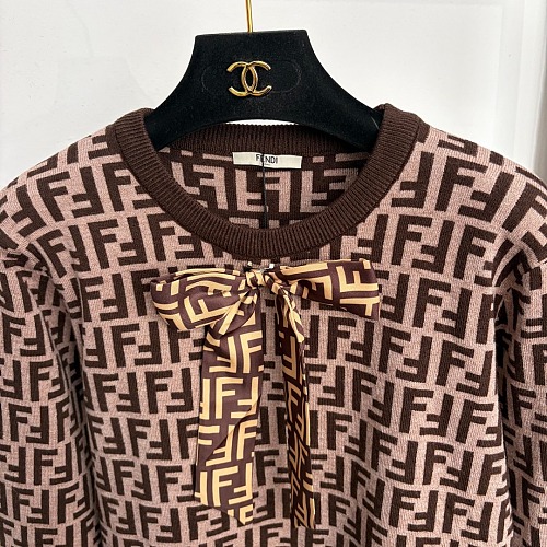 Chic Monogram Letter Print Bow Tie Knit Pullover Sweater