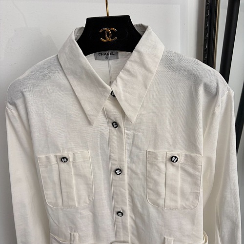 Chic Contrast Trim Linen Shirt With Belt And Metallic Buttons