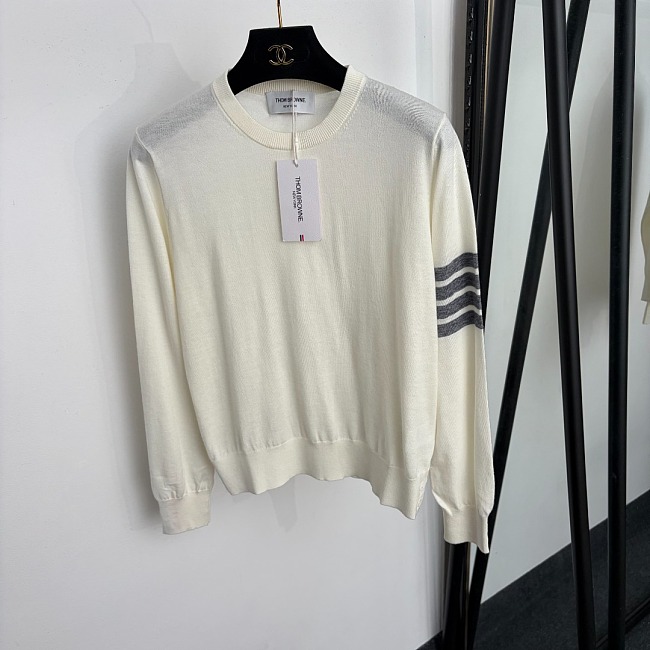 Contrast Striped Sleeve Wool Knit Pullover Sweater