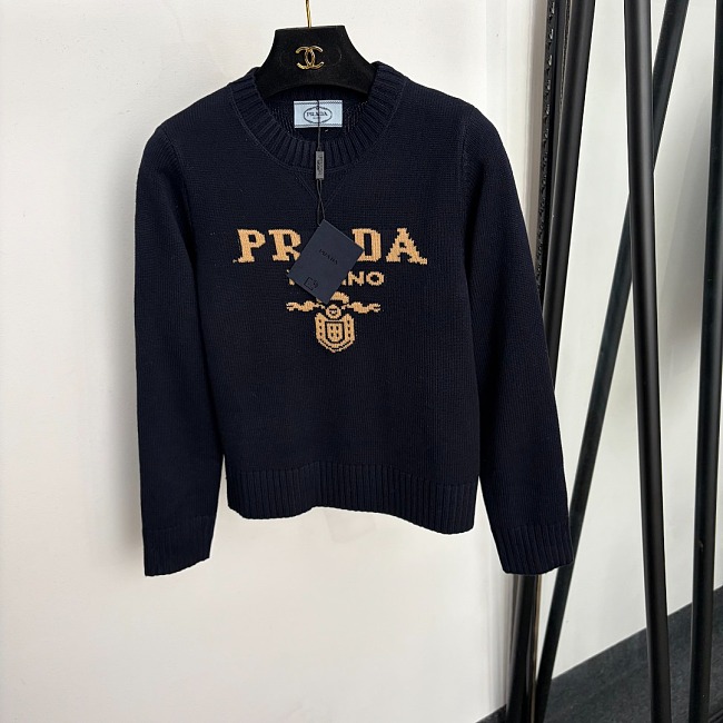 Contrast Letter Print Crew Neck Knit Sweater