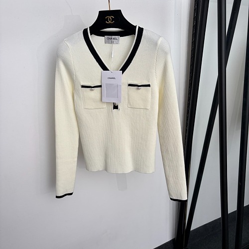Contrast Trim V Neck Long Sleeve Knit Top