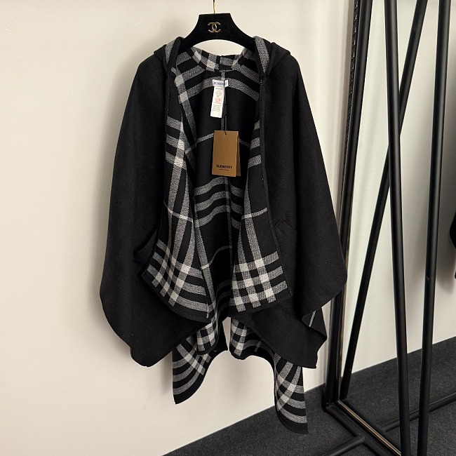 Contrast Plaid Reversible Hooded Knit Cape Jacket