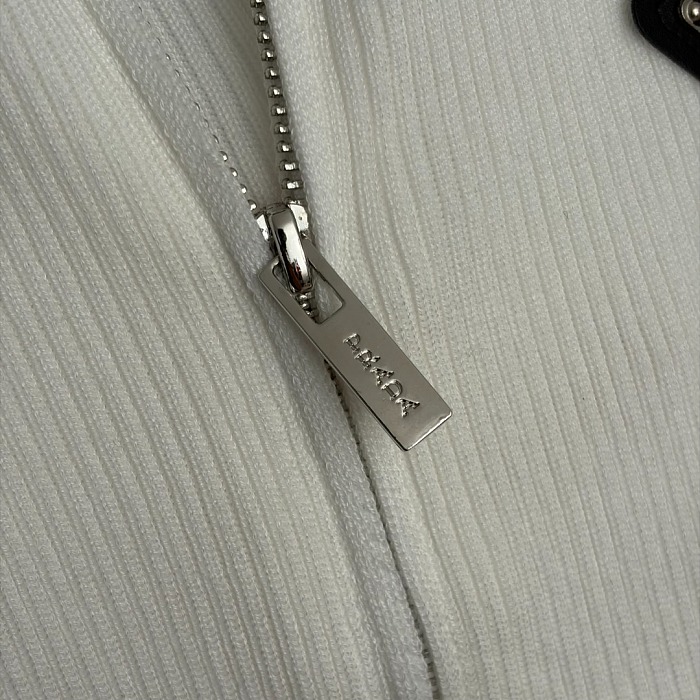 Triangle Icon Detail Zip Up Long Sleeve Knit Cardigan Top