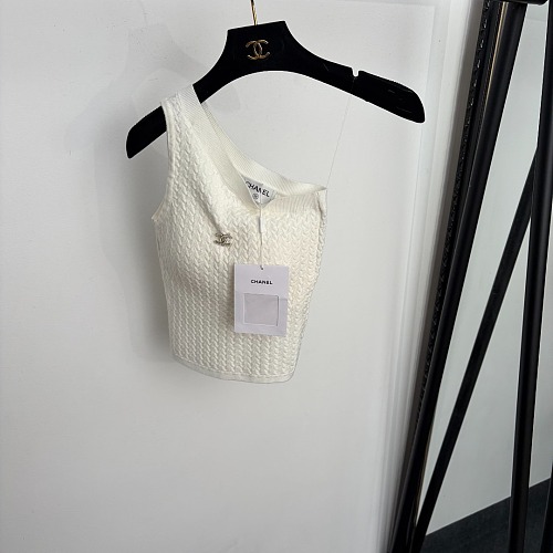 Chic Rhinestone Brooch One Shoulder Knit Tank Top With Chest Pads
