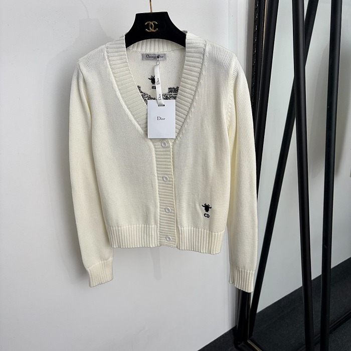 Star Rhinestone And Butterfly Embroidered V-Neck Knit Cardigan