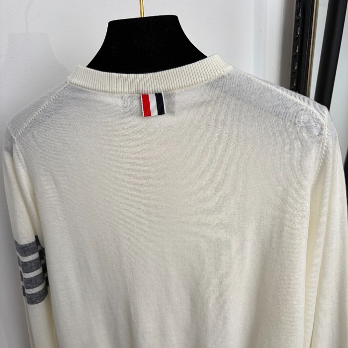 Contrast Striped Sleeve Wool Knit Pullover Sweater