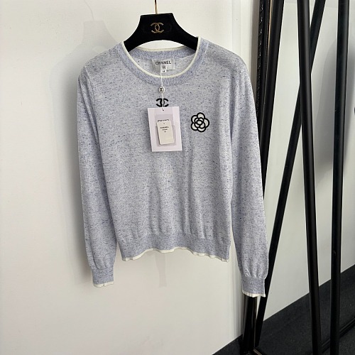 Camellia Embroidered Letter Print Lightweight Knit Top